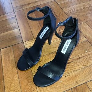 Black Strappy Steve Madden Heel